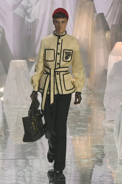 Look 39